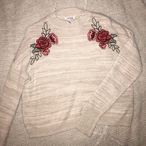 WYLD HART• Scoop/ Turtleneck Sweater